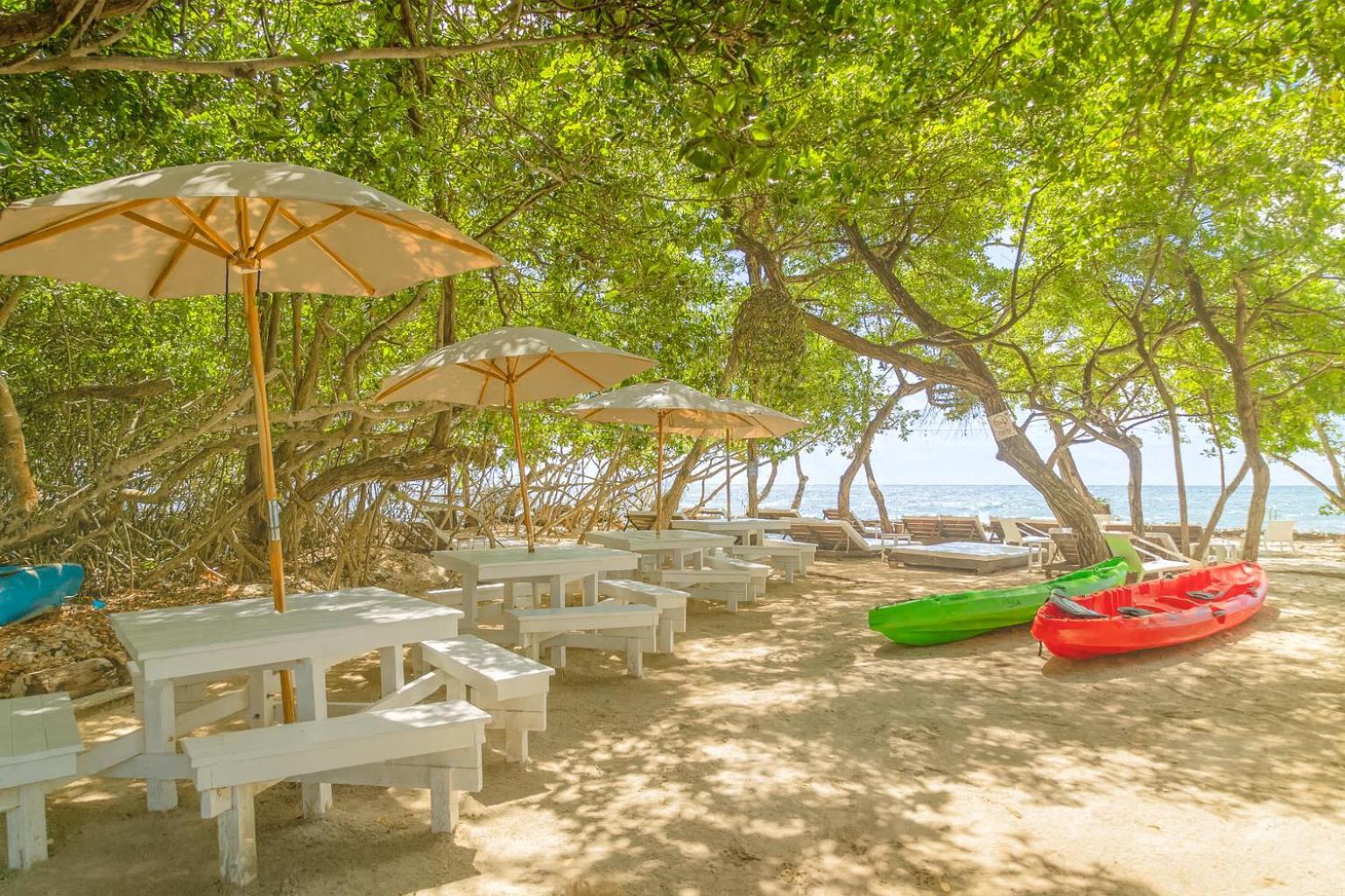 Fragata Island House Pensión 4*