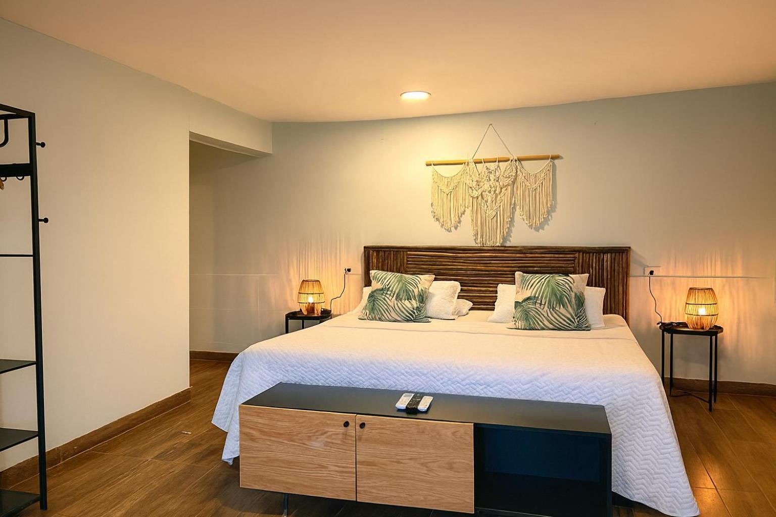 Fragata Island House Pensión 4*