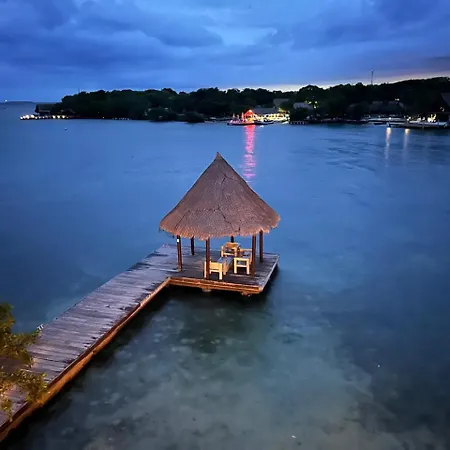 Fragata Island House 4*