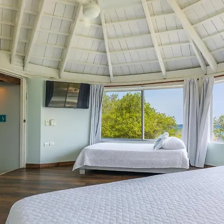Fragata Island House Hotel