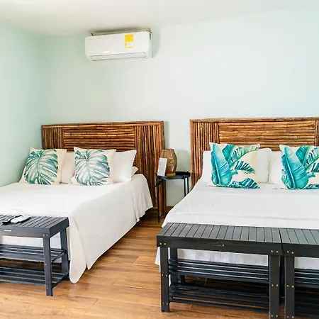 Fragata Island House 4*