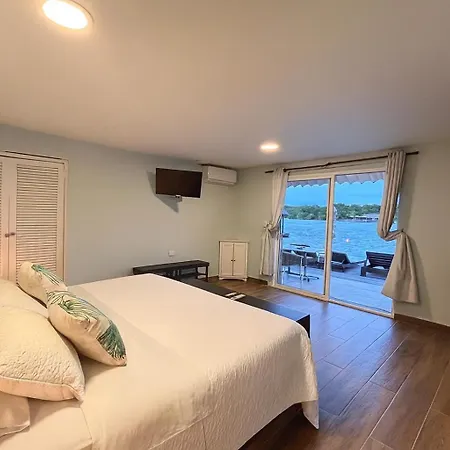 Hotel Fragata Island House
