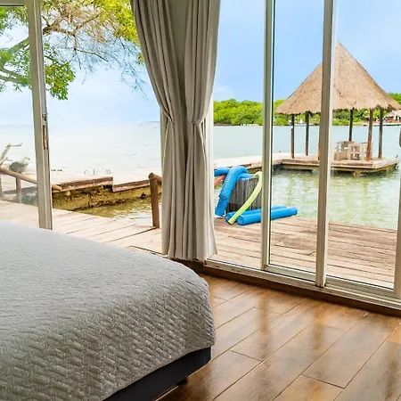 Hotel Fragata Island House