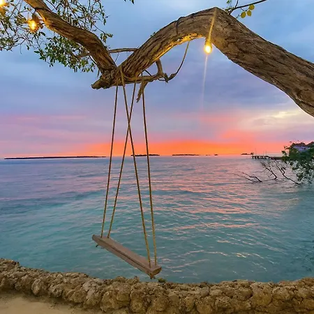 Fragata Island House 4*