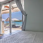 Fragata Island House